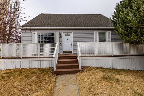 1915 S Carolina Dr, Green River, WY, 82935-5705 | Card Image