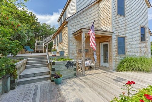 17 Corn Hill Lndg, Truro, MA, 02666-5143 | Card Image