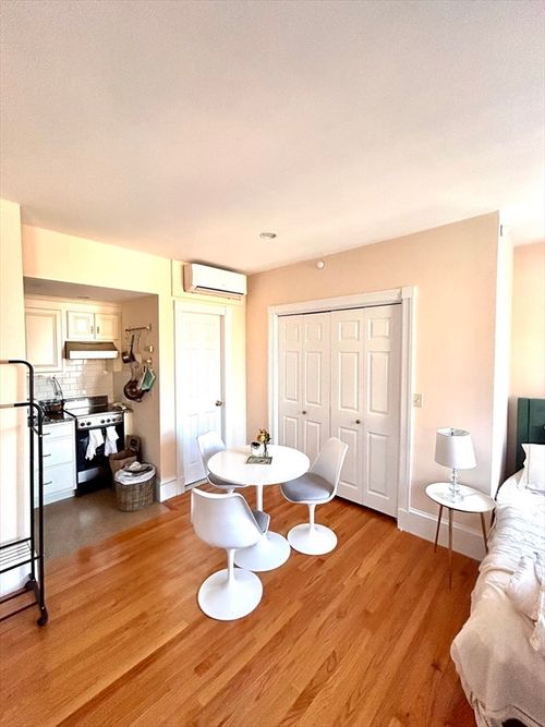 7-105 Pinckney St, Boston, MA, 02114-4408 | Card Image