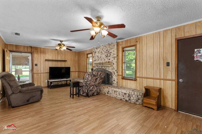 711 Comer St, House other with 3 bedrooms, 2 bathrooms and null parking in Carthage TX | Image 18