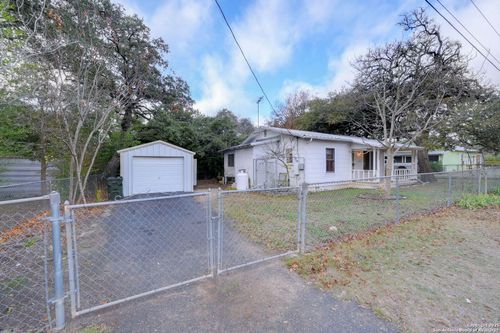 309 8th St, Blanco, TX, 78606 | Card Image