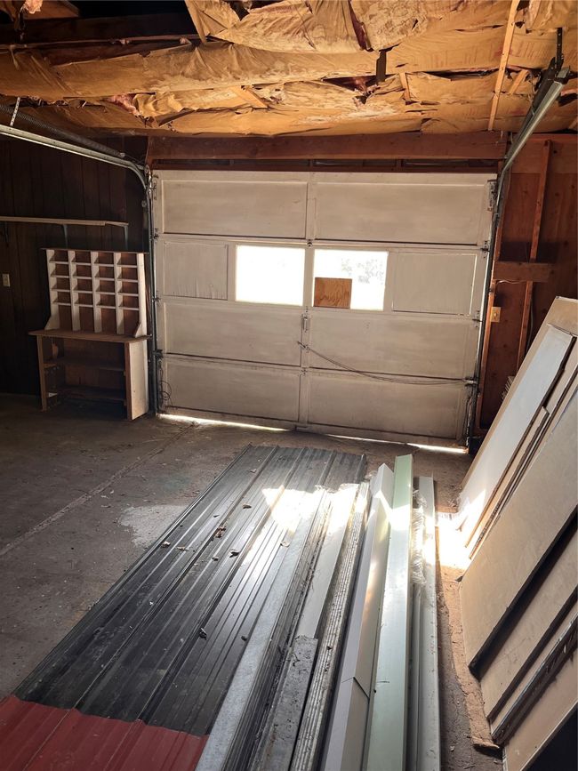 Single car garage. | Image 24