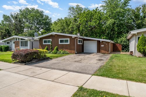 438 S Wolf Rd, Wheeling, IL, 60090-4945 | Card Image