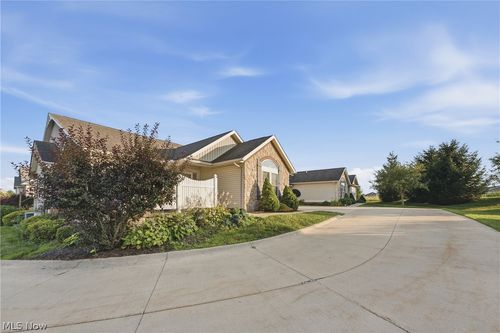 1860 Blackberry Ln, Orrville, OH, 44667-9441 | Card Image