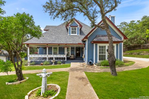 10115 Dos Cerros Dr, Boerne, TX, 78006-5121 | Card Image