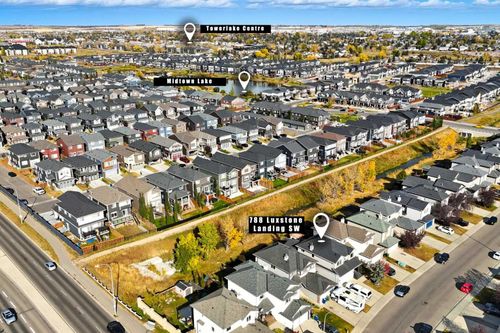 {{alt}} | Card Image