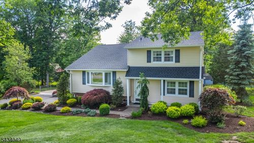 27 Bogert Rd, Pine Brook, NJ, 07058-9764 | Card Image