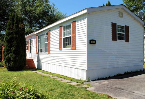 5 Covey St, House with 2 bedrooms, 1 bathrooms and 2 parking in Bridgewater NS | Card Image