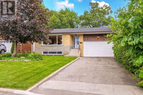 61 Comay Road, Toronto (Brookhaven-Amesbury), ON, M6M2K9 | Card Image