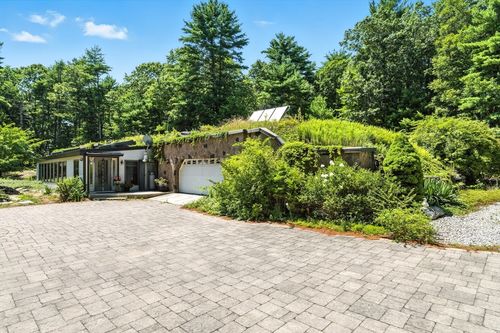 182 County Rd, Plympton, MA, 02367-1405 | Card Image