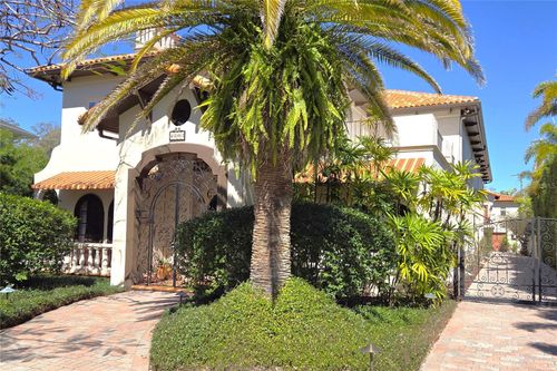 4803 W Woodmere Rd, Tampa, FL, 33609-3632 | Card Image