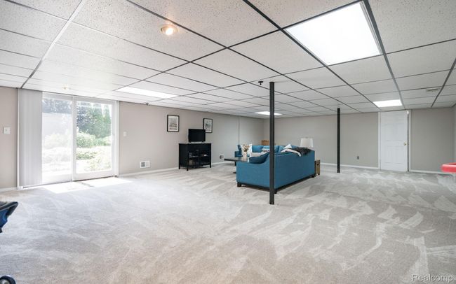 39-web-or-mls-4096 Villager Dr-39.jpg | Image 34