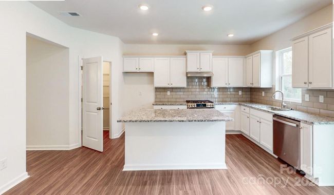 Kitchen | Image 8