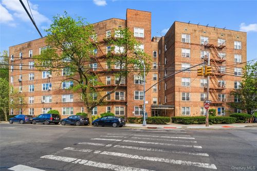 5g-74-45 Yellowstone Blvd, Rego Park, NY, 11374-5302 | Card Image