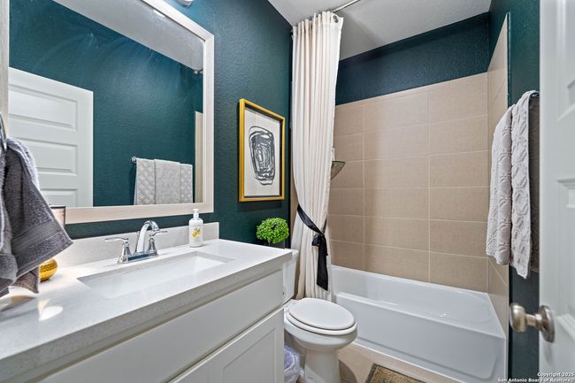 1235 Yaupon Loop, House other with 4 bedrooms, 3 bathrooms and null parking in New Braunfels TX | Image 21