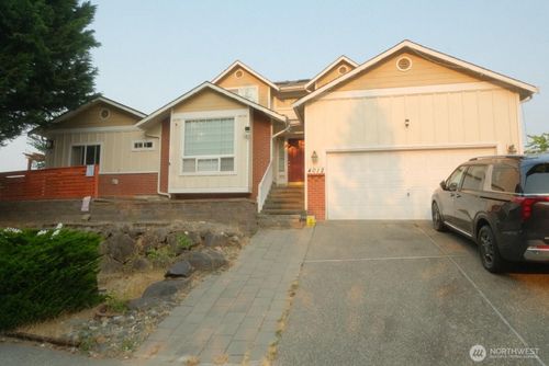 4012 122nd Ave Se, Bellevue, WA, 98006-1146 | Card Image