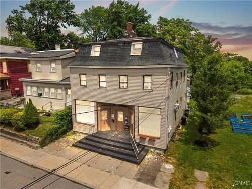116 W Manlius St, East Syracuse, NY, 13057-2536 | Card Image
