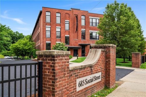 apt-115-685 Social St, Woonsocket, RI, 02895-8224 | Card Image