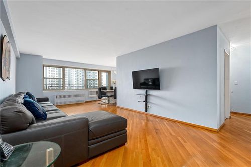apt-10p-2928 W 5th St, Brooklyn, NY, 11224-3947 | Card Image