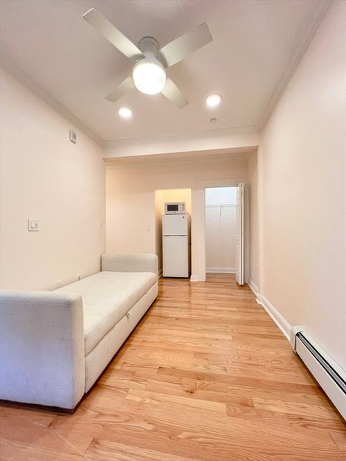 apt-15-219 Commonwealth Ave, Chestnut Hill, MA, 02467-1049 | Card Image