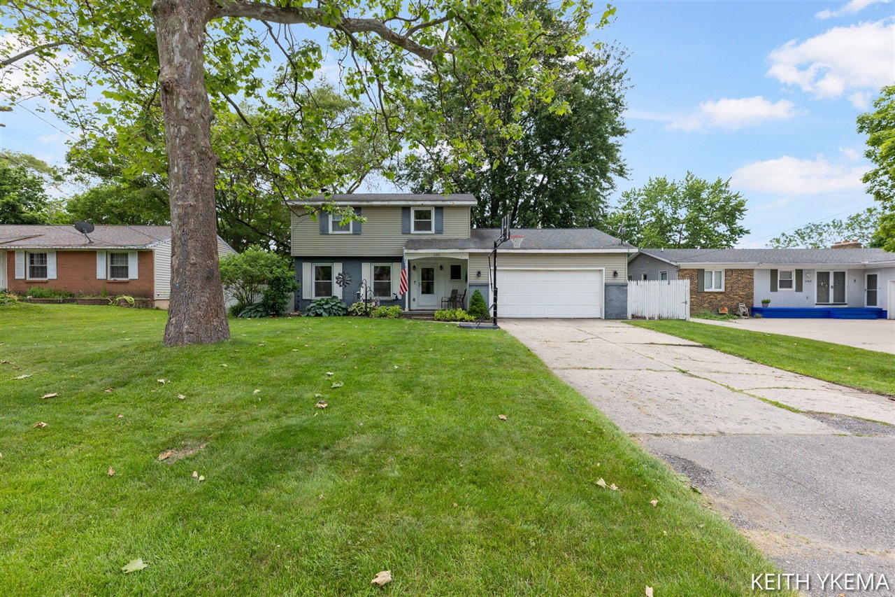 Burgis Ave, Grand Rapids, MI 49508