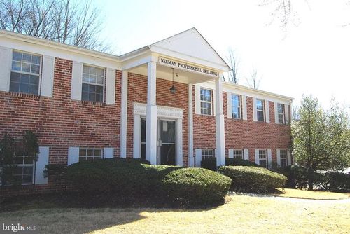 1100 W Valley Rd, WAYNE, PA, 19087-1447 | Card Image