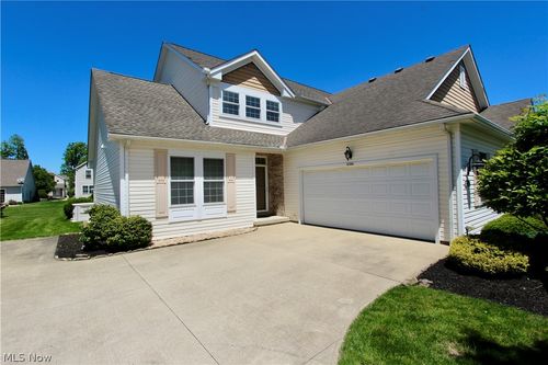 27242 Emerald Oval S, Olmsted Twp, OH, 44138-4204 | Card Image