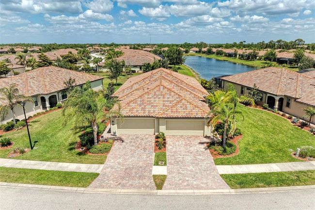 19889 Benissimo Dr, House other with 2 bedrooms, 2 bathrooms and null parking in VENICE FL | Image 6