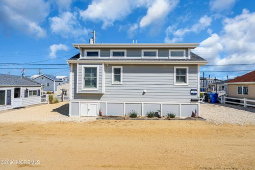 24 E Penguin Way, Lavallette, NJ, 08735-1317 | Card Image