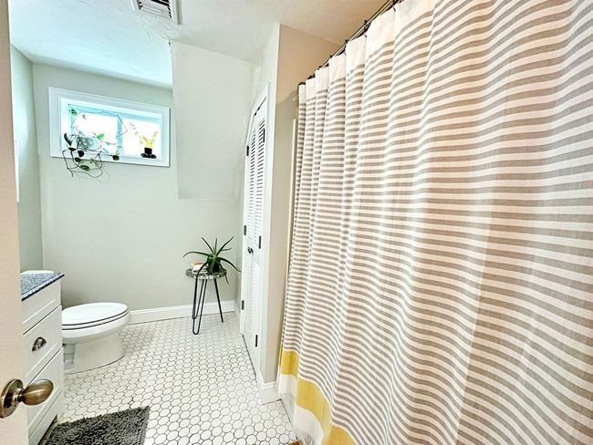 APT-2 - 242 Webster St, Condo with 3 bedrooms, 2 bathrooms and null parking in Boston MA | Image 16