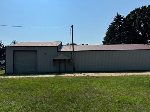 421 1st St Nw, Glenville, MN, 56036-7724 | Card Image