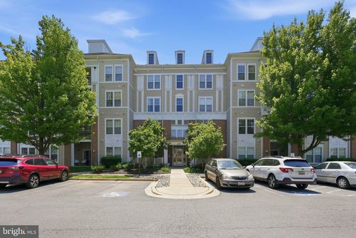 4-302-101 Watkins Pond Blvd, ROCKVILLE, MD, 20850-5632 | Card Image