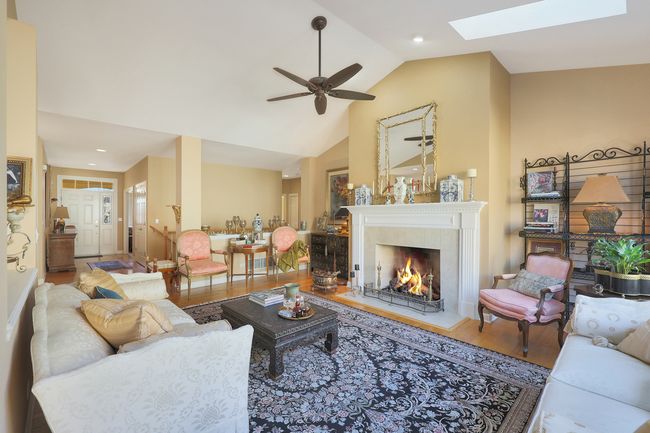 221 Course Dr, House other with 3 bedrooms, 3 bathrooms and 2 parking in Lake In The Hills IL | Image 11