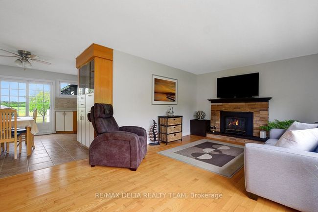 5041 Thunder Rd, House other with 4 bedrooms, 2 bathrooms and 5 parking in Carlsbad Springs ON | Image 7