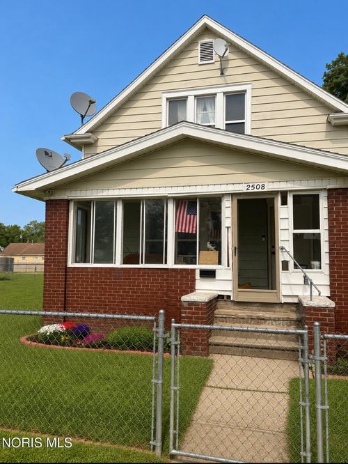 2508 Locust St, Toledo, OH, 43608-2306 | Card Image