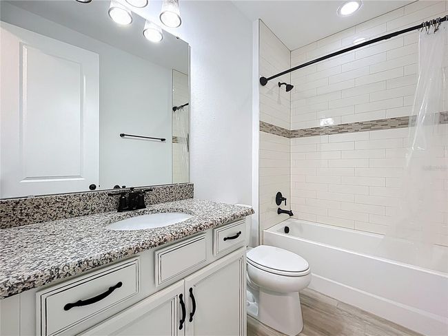 Upstairs Full Bath | Image 24