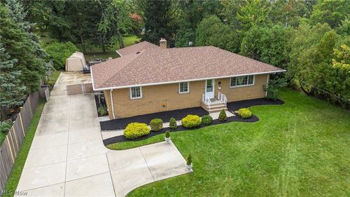 3745 Dentzler Rd, Parma, OH, 44134-4962 | Card Image
