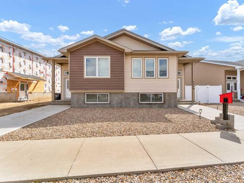 5360 Southlands Dr Se, Medicine Hat, AB, T1B0R2 | Card Image