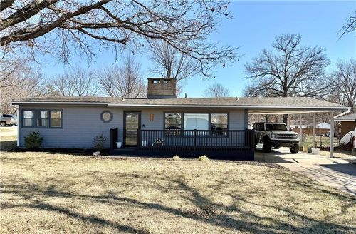 6 Sunset Ln, Paola, KS, 66071-1159 | Card Image