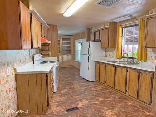 4715 N Drifting Sands Rd, Rimrock, AZ, 86335-5122 | Card Image