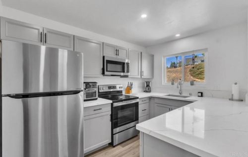 6-1679 Pentecost Way, San Diego, CA, 92105-5768 | Card Image