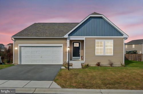 160 Wigeon Ct, BUNKER HILL, WV, 25413-1415 | Card Image