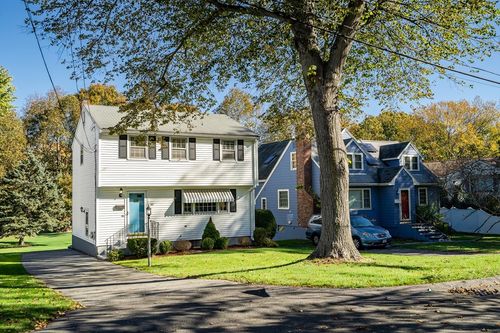 42 Grapevine Ave, Lexington, MA, 02421-7005 | Card Image