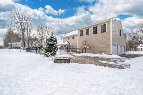 5 Thistle Ln, Hooksett, NH, 03106-2231 | Card Image