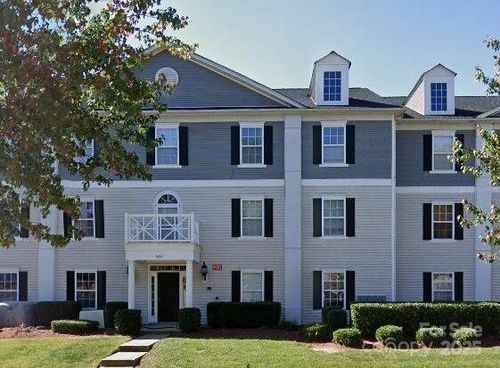 966 Plaza Walk Dr, Charlotte, NC, 28215-1861 | Card Image