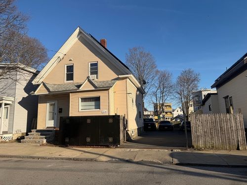 28-32 Chester St, Lawrence, MA, 01843-2609 | Card Image