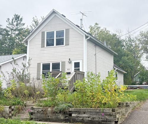 922 6th St S, Stillwater, MN, 55082-5759 | Card Image