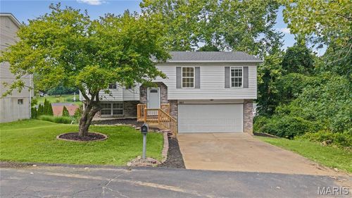 907 Guenzler Dr, Imperial, MO, 63052-1717 | Card Image
