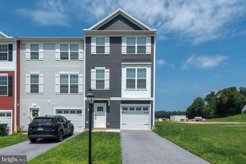 34 Hudson Blvd, RED LION, PA, 17356-8460 | Card Image