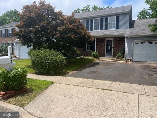 424 Dorchester Ln, PERKASIE, PA, 18944-1881 | Card Image